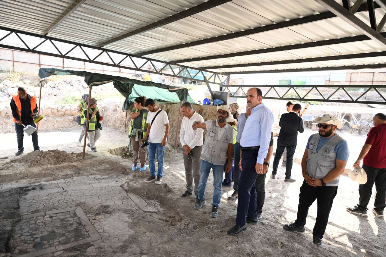 Konya’da yüzyıllardır aranan tarihi kapı bulundu! Selçuklu surları gün yüzüne çıktı 2